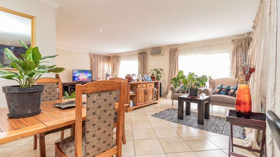 4 Bedroom Property for Sale in Safari Gardens North West